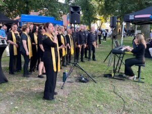 Eagle Voices im Garten beim ZuB-Jubiläum